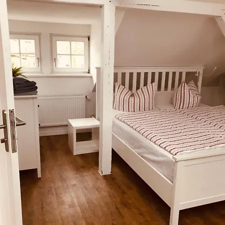 32 Guest house